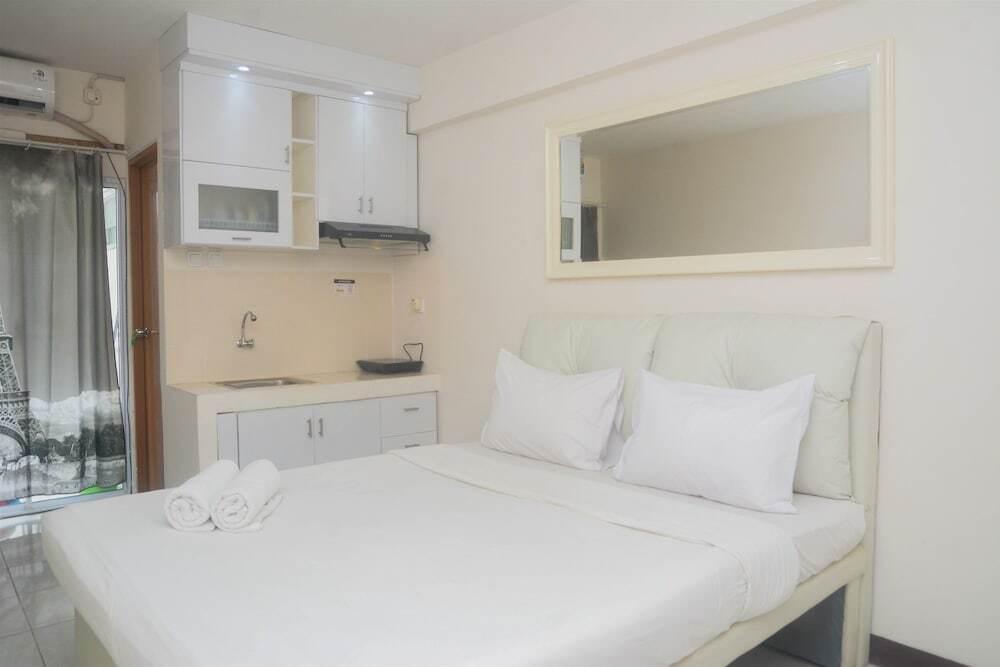 Депок: Comfort Living Studio Room At Cinere Resort Apartment