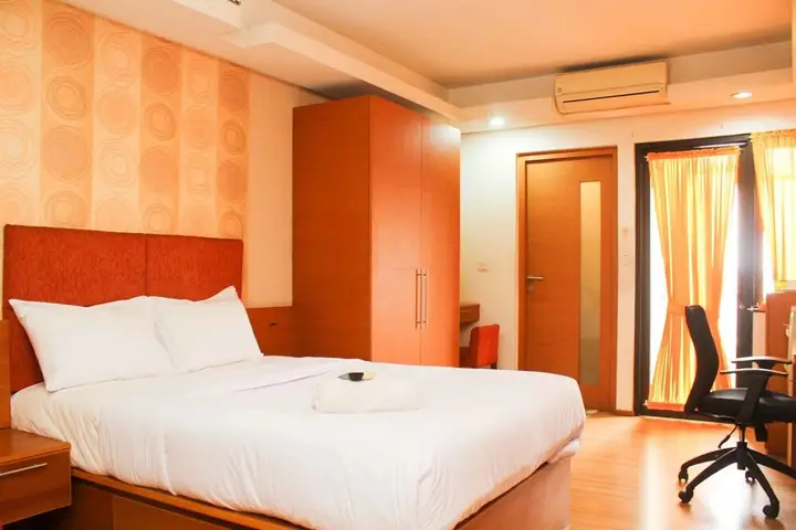 Cozy Stay Studio Apartment (No Kitchen) At Metropark Condominium Jababeka — фото 1