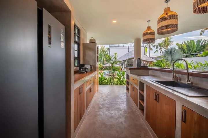 Керобокан: Stunning Architecture 5BR Bamboo With Tropical Pool Villa in Umalas