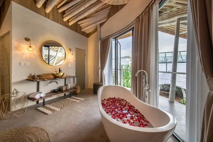 Керобокан: Stunning Architecture 5BR Bamboo With Tropical Pool Villa in Umalas
