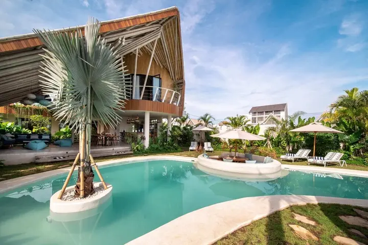 Керобокан: Stunning Architecture 5BR Bamboo With Tropical Pool Villa in Umalas