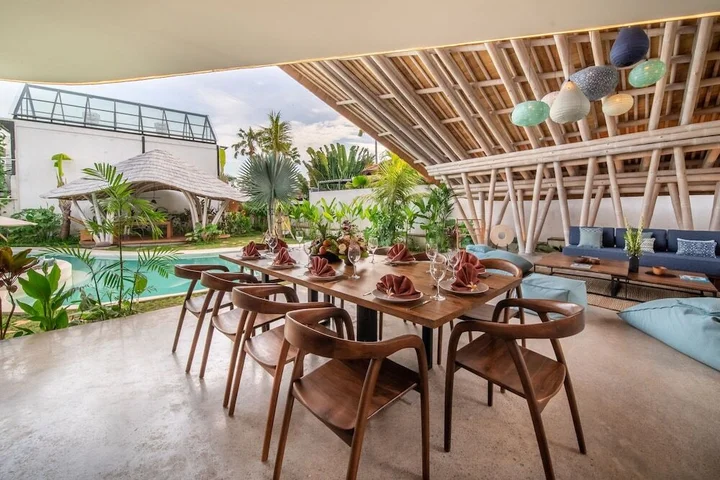 Керобокан: Stunning Architecture 5BR Bamboo With Tropical Pool Villa in Umalas