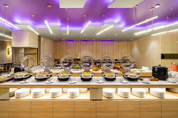 Семаранг: Отель Quest Hotel Prime Pemuda