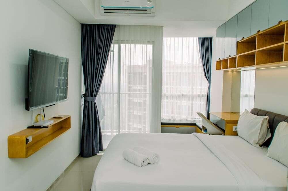 Elegant Studio Pacific Garden Apartment Near Alam Sutera — фото 1