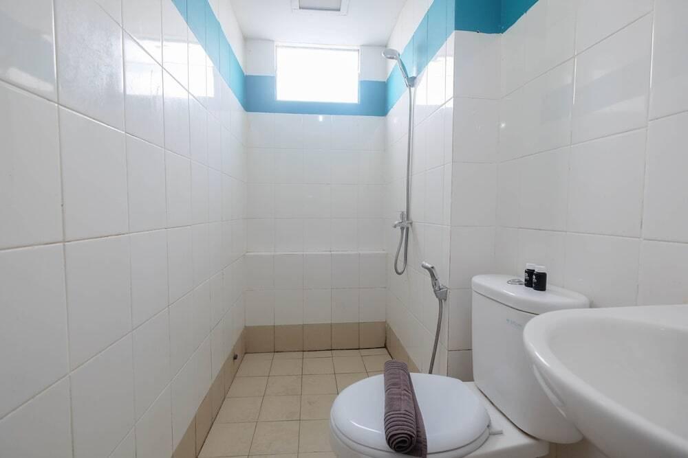 Джакарта: Great Location And Comfort 3Br At Bassura City Apartment