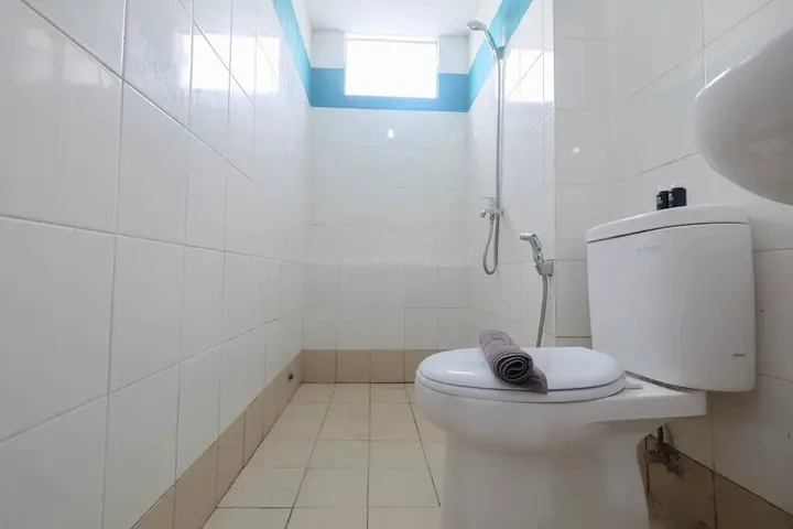 Джакарта: Great Location And Comfort 3Br At Bassura City Apartment