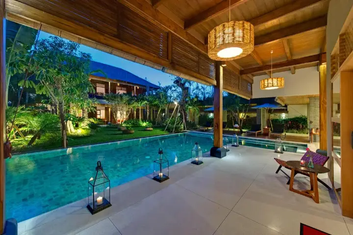 Wonderful 10 Bedrooms Private Villa Seminyak — фото 2