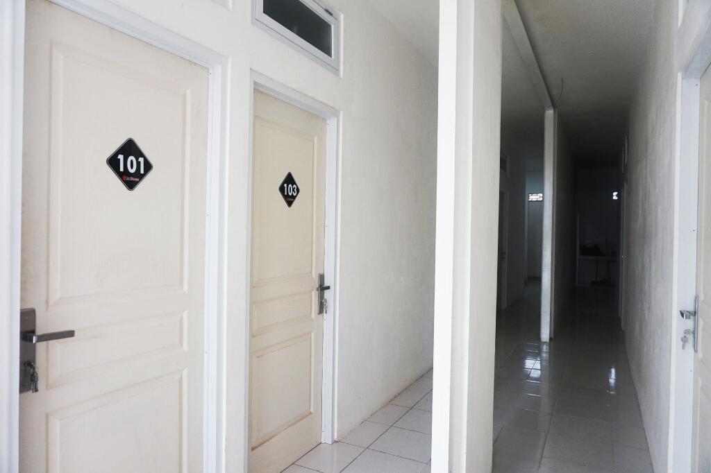 Блитар: RedDoorz @ Jalan Tanjung Blitar