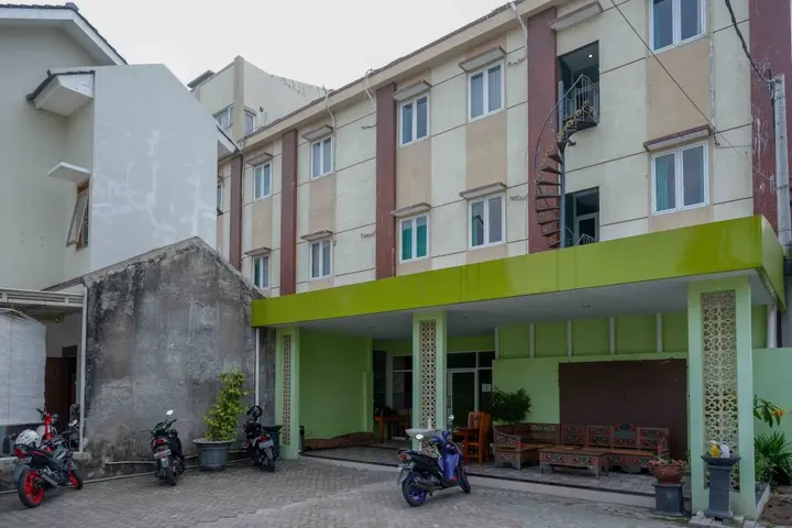 Сукохарджо: RedDoorz Plus Syariah near Laweyan Solo
