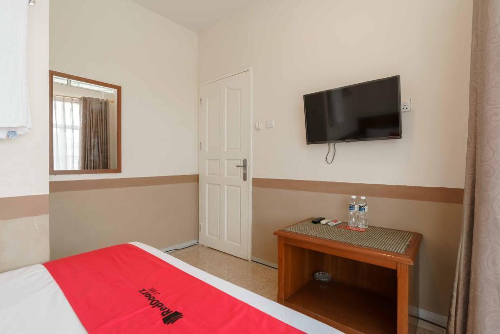 Батам: RedDoorz near Plaza Botania 1 Batam
