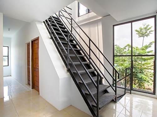 Семаранг: Ceria Residence Near AhmadYani International Airport Semarang
