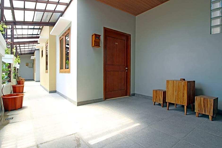Суракарта: RedDoorz Premium At The Garden Suites Solo