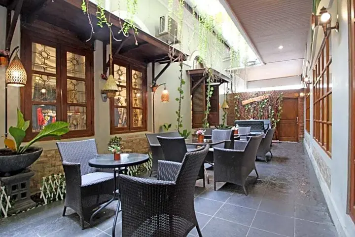 Суракарта: RedDoorz Premium At The Garden Suites Solo