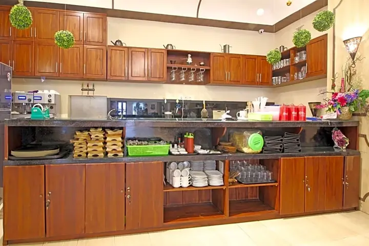 Суракарта: RedDoorz Premium At The Garden Suites Solo