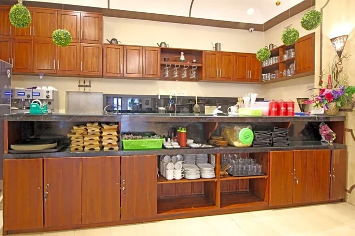 Суракарта: RedDoorz Premium At The Garden Suites Solo
