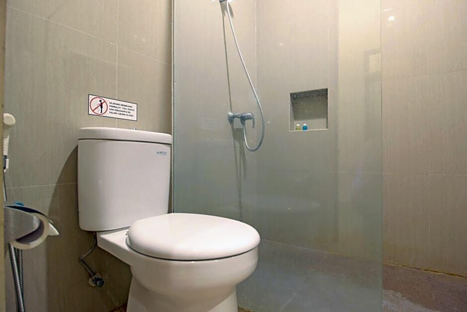 Суракарта: RedDoorz Premium At The Garden Suites Solo
