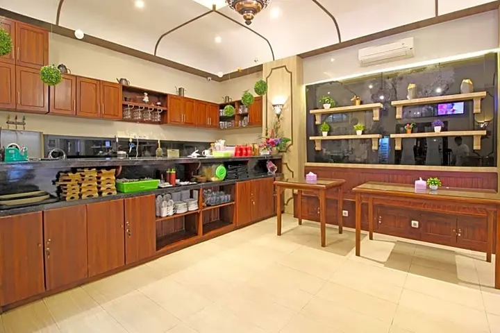 Суракарта: RedDoorz Premium At The Garden Suites Solo