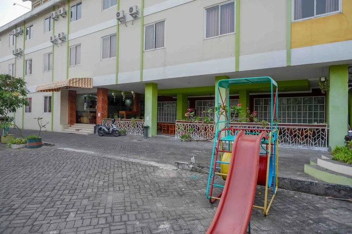 Суракарта: RedDoorz Plus Syariah near Manahan Solo