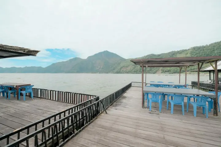 Кинтамани: Resto Apung and Bungalow Kedisan Batur Lake View RedPartner
