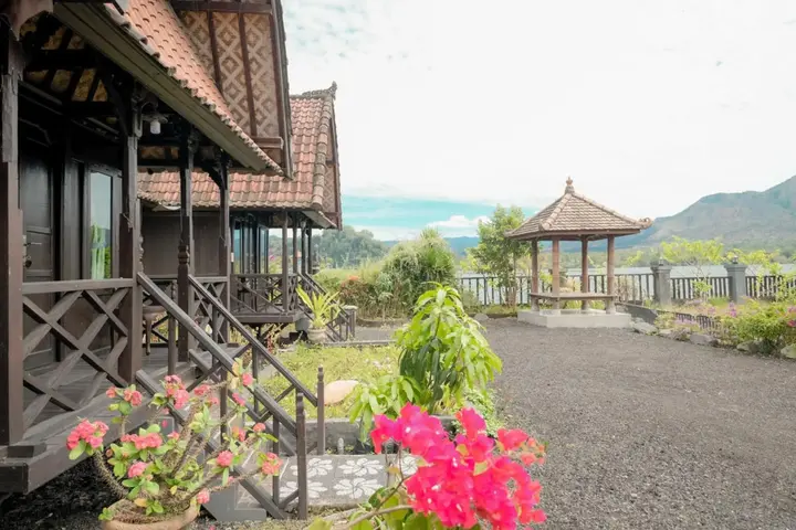 Кинтамани: Resto Apung and Bungalow Kedisan Batur Lake View RedPartner