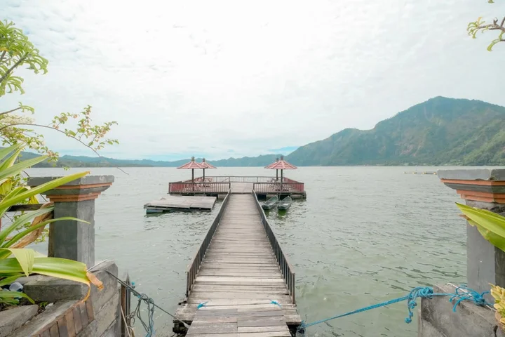 Кинтамани: Resto Apung and Bungalow Kedisan Batur Lake View RedPartner