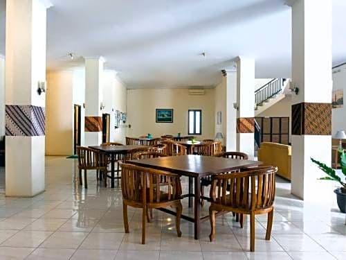 Маланг: OYO 3803 Hotel Wonojati Syariah Malang