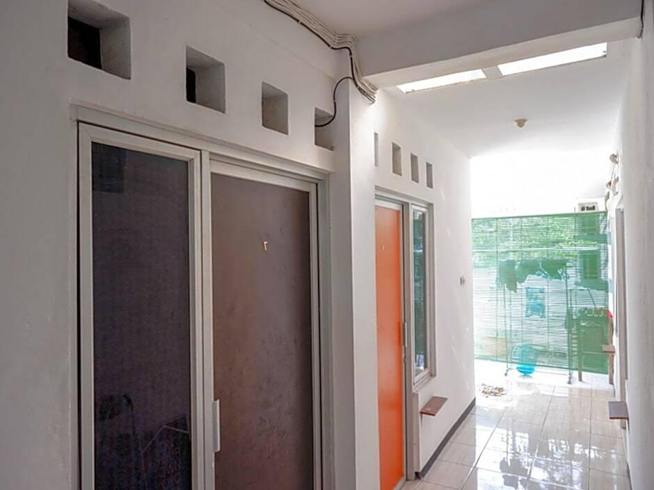 Семаранг: KoolKost Syariah near RSUP Dr Kariadi Semarang Minimum Stay 6 nights