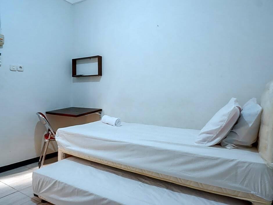 Семаранг: KoolKost Syariah near RSUP Dr Kariadi Semarang Minimum Stay 6 nights