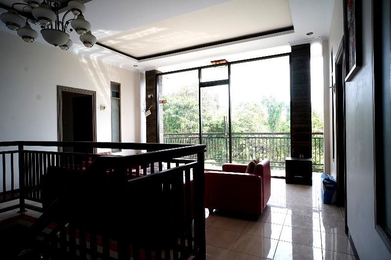 Баликпапан: Oyo 2038 Jasmine Guest House Balikpapan
