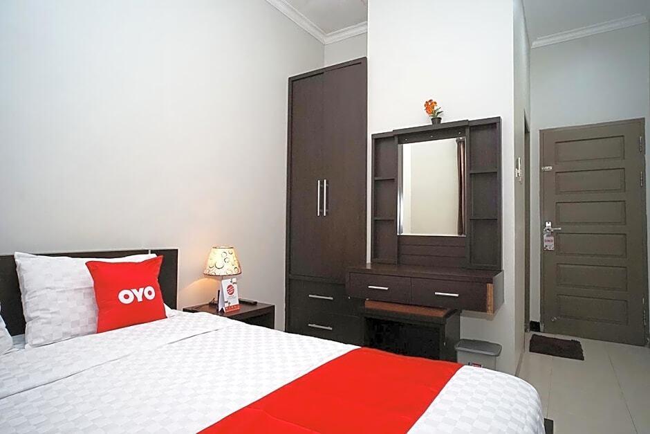 Баликпапан: Oyo 2038 Jasmine Guest House Balikpapan