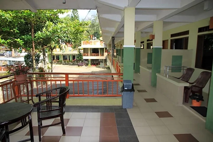 Озеро Тоба: Pandu Lakeside Parapat Hotel