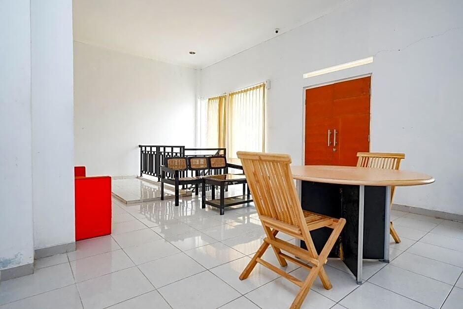 Семаранг: OYO Life 2812 Hommy Boarding House