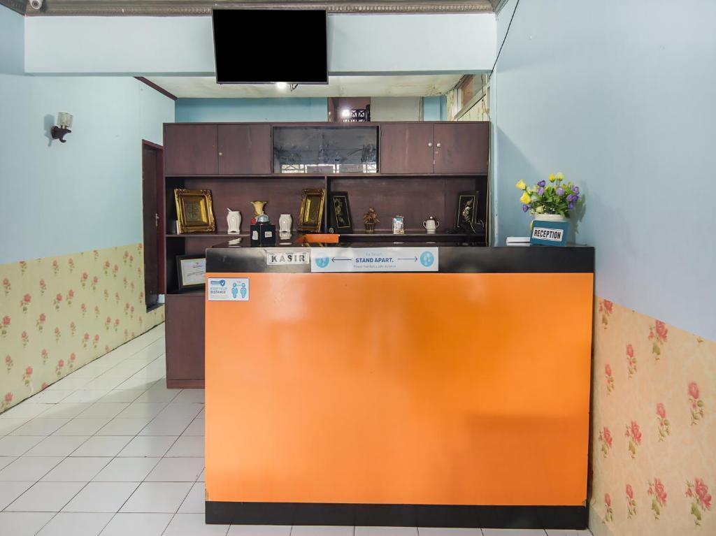 Палу: OYO 90926 Hotel Andalas Syariah Palu