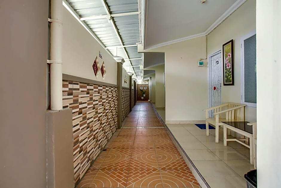 Палу: OYO 90968 Graha Family Guest House