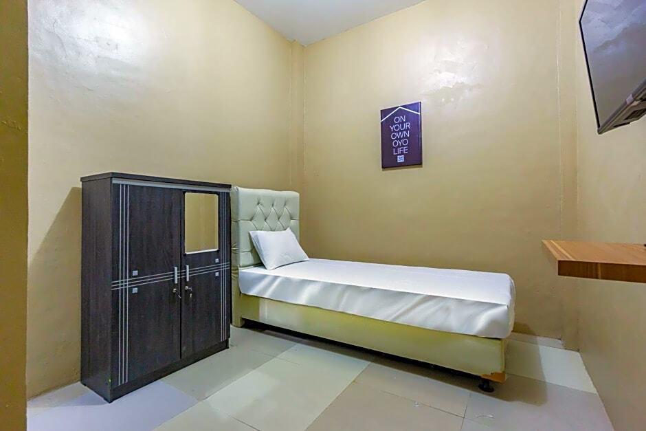 Депок: OYO Life 2866 Kost Syahira