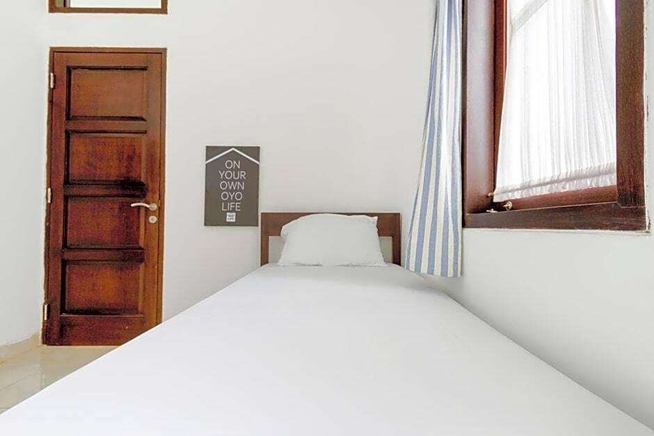 Депок: OYO Life 3451 Kost Shavero