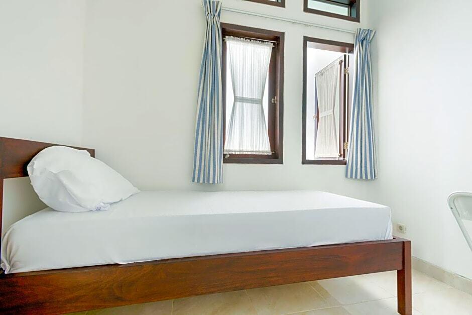 Депок: OYO Life 3451 Kost Shavero