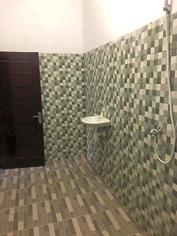 Jerowaru: Ariata Arya Hostel