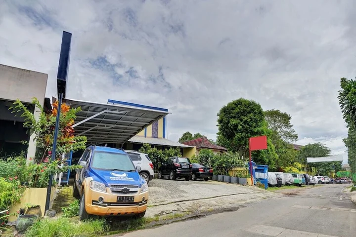 Маланг: OYO 90793 Btc Guest House Syariah