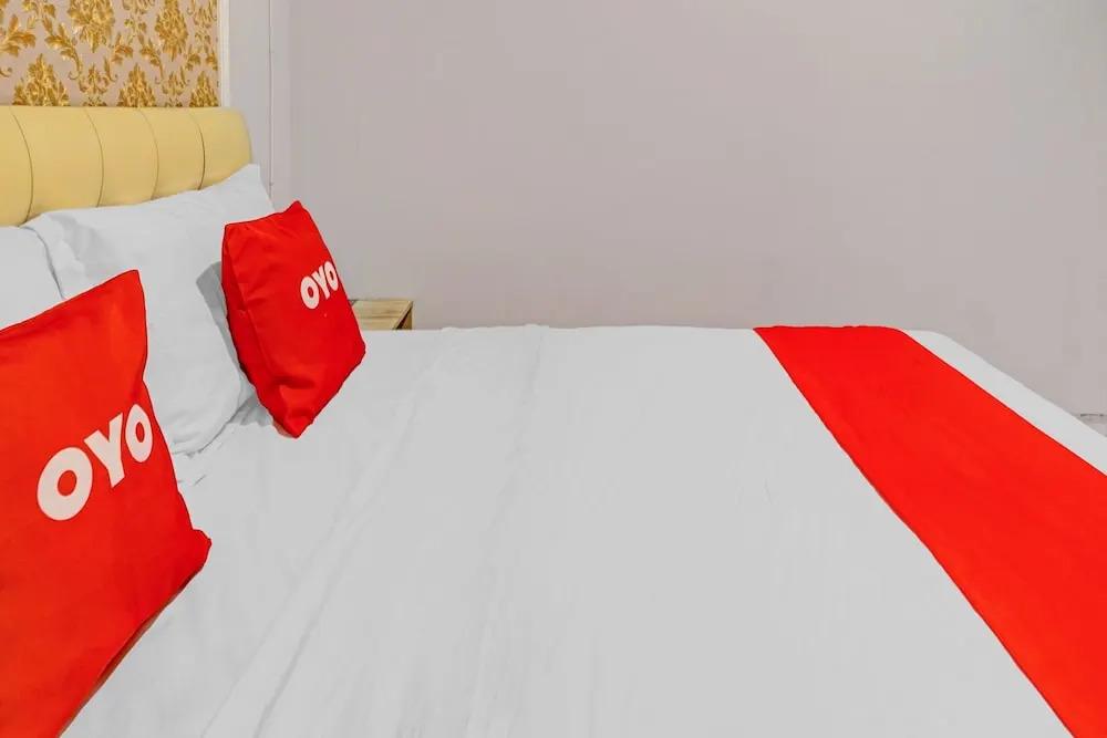 Маланг: OYO 90793 Btc Guest House Syariah