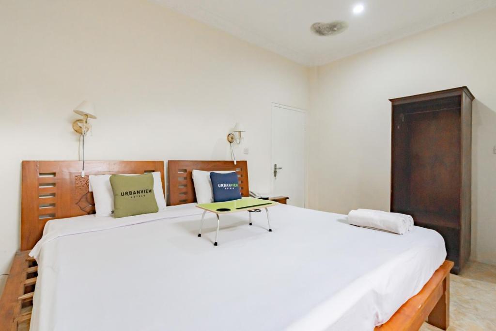 Чипанас: Urbanview Hotel Mon Bel Cibodas