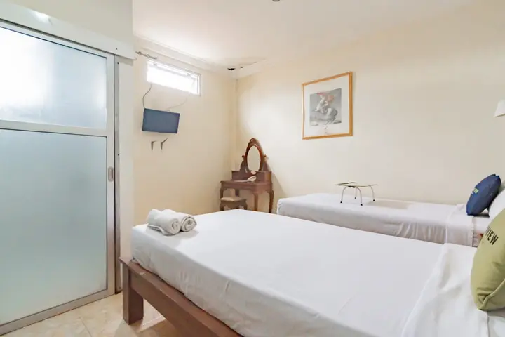 Чипанас: Urbanview Hotel Mon Bel Cibodas