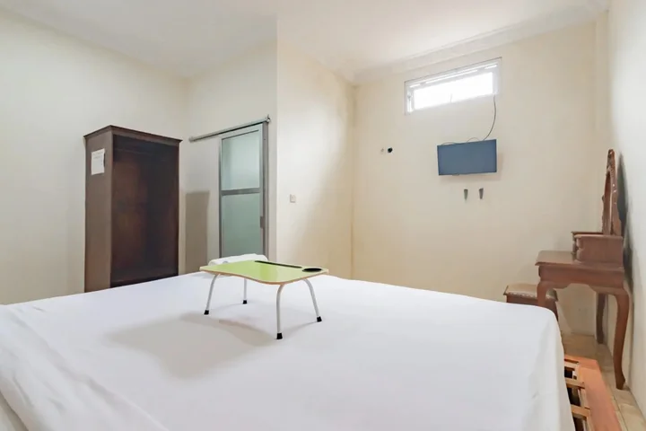 Чипанас: Urbanview Hotel Mon Bel Cibodas