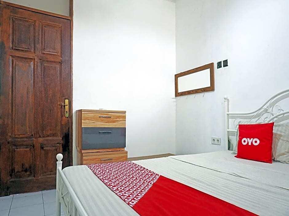 Джакарта: OYO 90824 Griya Ummiku Syariah