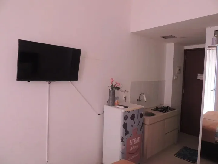 Депок: Studio Room At V Apartment