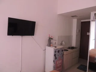 Депок: Studio Room At V Apartment