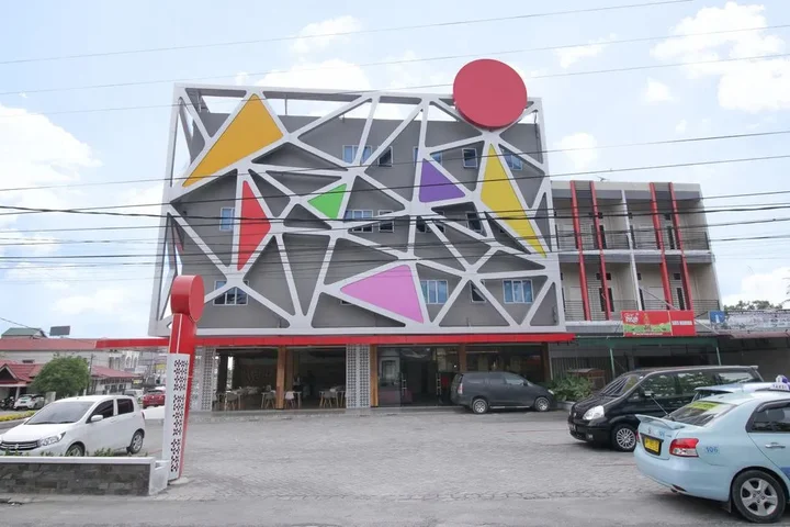 Пеканбару: Airy Bandara Sultan Syarif Kasim II Kaharudin Nasution Pekanbaru