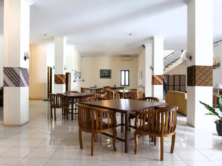 Маланг: OYO 3803 Hotel Wonojati Syariah Malang