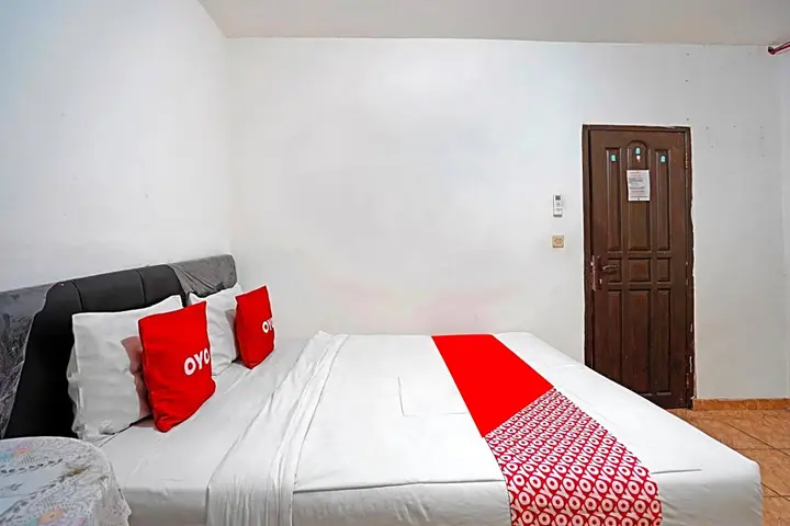 Сурабая: OYO 91390 Kost Grand Royal Elite
