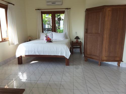 Пурвакерти: Batu Belah Bungalow